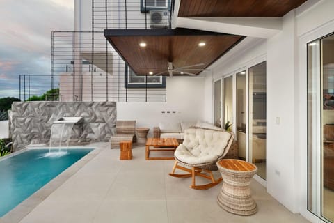 Balcony/Terrace, Swimming pool