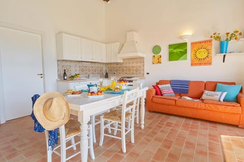 Dining area, kitchen