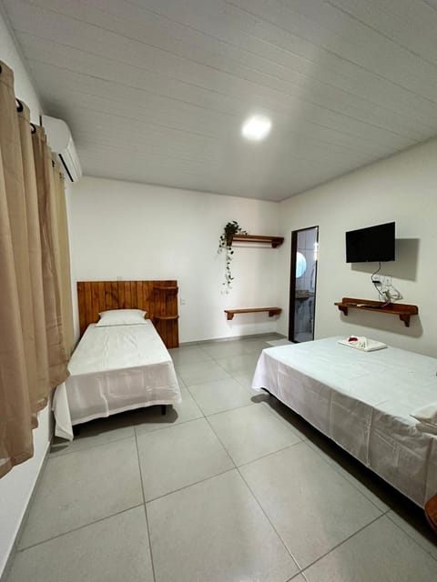 Bed, TV and multimedia, Photo of the whole room, Bedroom, air conditioner