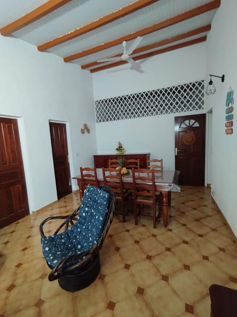 Living room, Dining area, air conditioner