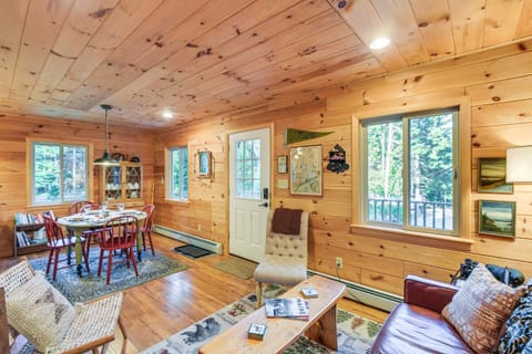 Cozy Acadia Area Cabin, Walk to Beach and Lighthouse Casa in Winter Harbor