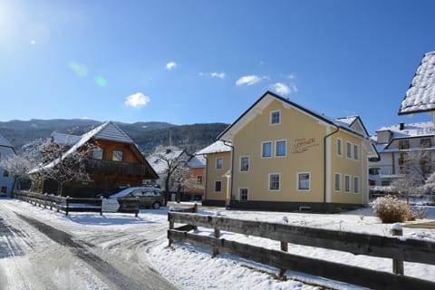 Facade/entrance, Winter