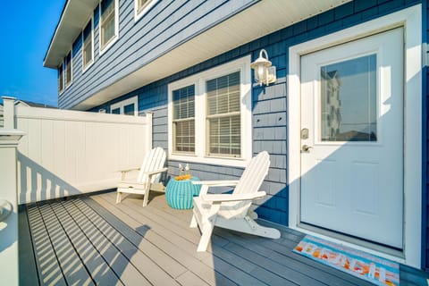 Bright Brigantine Townhome Steps to Beach Access! House in Brigantine