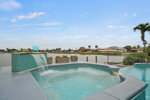 Natural landscape, Hot Tub, Lake view, Pool view, Swimming pool, sunbed