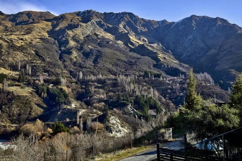 Shotover View - family friendly close to Coronet House in Queenstown