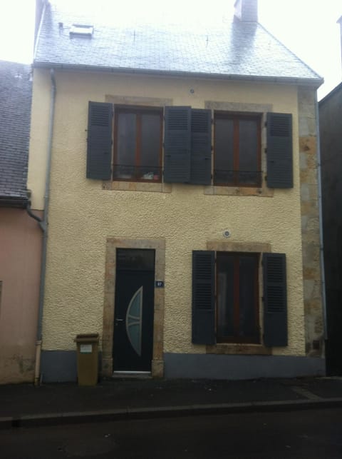 Facade/entrance, Day