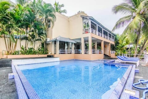 Property building, Day, Swimming pool, Swimming pool