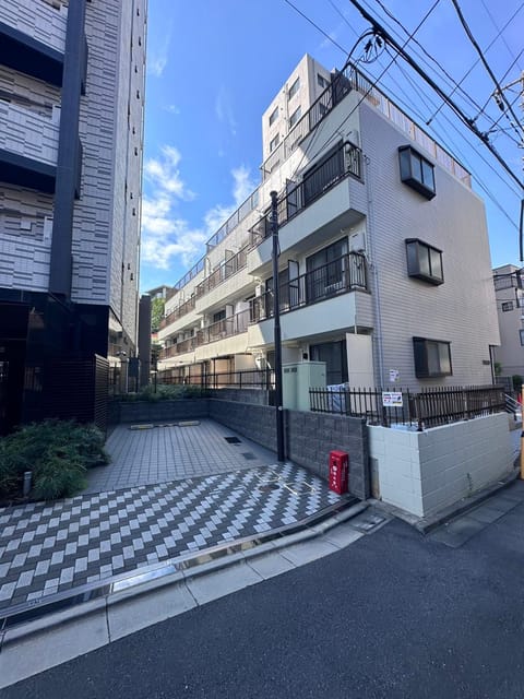 Property building, Street view