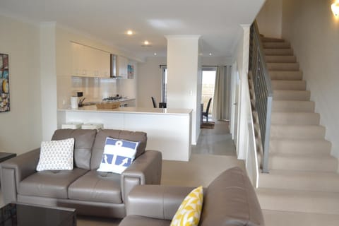 North Coogee Beach House Bed and Breakfast in Perth