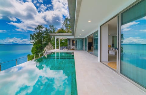 Balcony/Terrace, Pool view, Sea view, Swimming pool