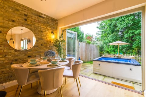 Patio, Garden, Dining area