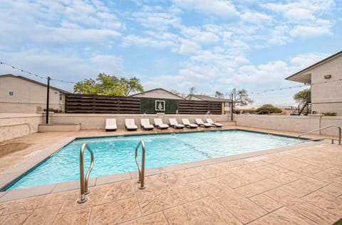 Pet-Friendly 1BR Apt - Pool Near All Attractions Apartment in New Braunfels