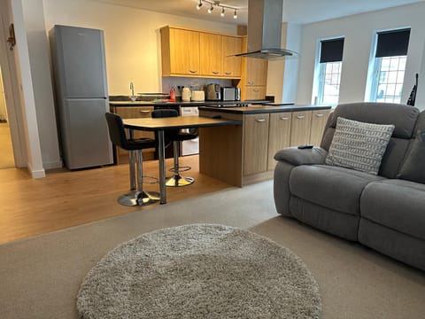 Silver Sky - Serviced Apartment with private parking Apartment in Humberston