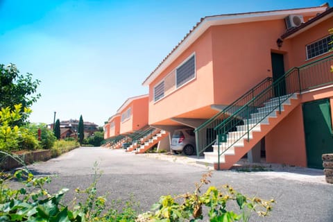 Property building, Day, Street view