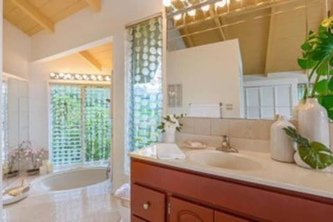 4BR Rainforest Oasis in Kona's Garden of Eden House in Holualoa