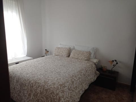 Bed, Photo of the whole room, Bedroom, Internal: Not applicable to any particular room