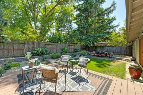 Family-Friendly Getaway Near Slide Hill Park home Casa in Davis