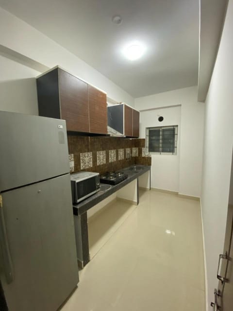 Kitchen or kitchenette, oven