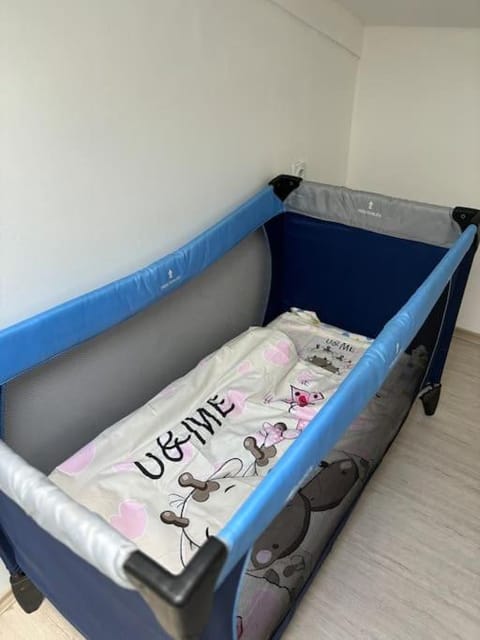 cot, bunk bed