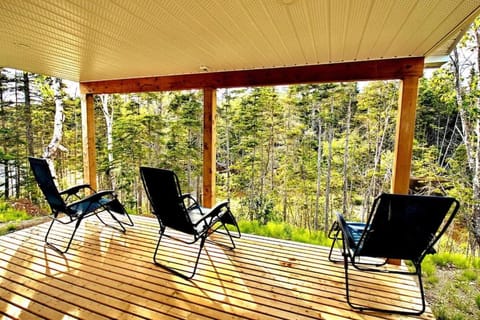 Lakeside 2 House in Nova Scotia