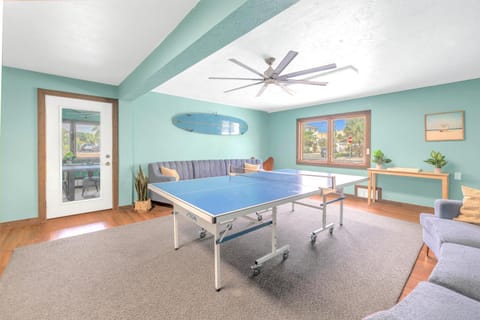 Oceanview 100 percent private, Tiki, 100ft to Beach Path! House in Siesta Beach