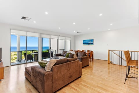 TV and multimedia, Living room, Sea view