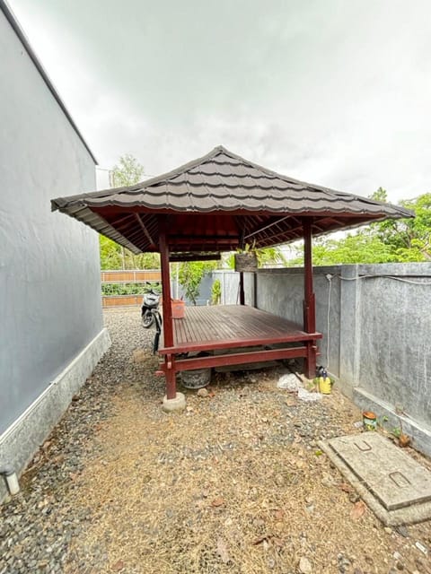 Sun House House in Pujut