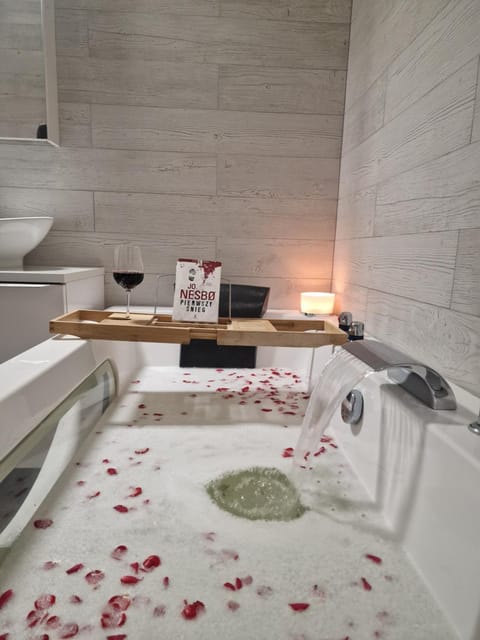 Hot Tub, Bathroom, Bath