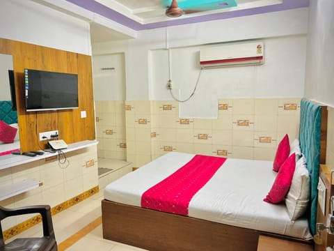 Bed, TV and multimedia, Photo of the whole room, Bedroom, air conditioner