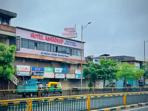 Property building, Street view, Location, Parking