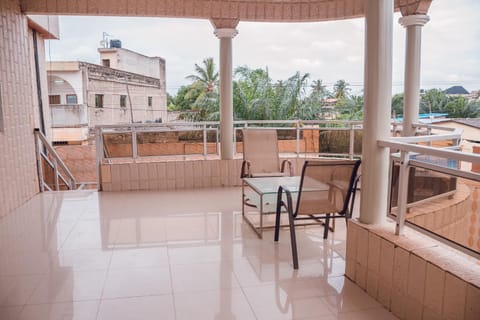 Bel Appartement de trois chambres salon Apartment in Lomé