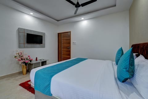 Bed, TV and multimedia, Photo of the whole room, Bedroom, air conditioner