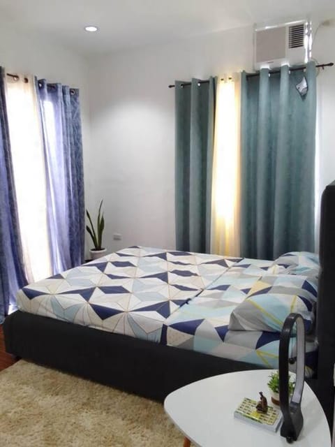 Duplex House for Rent with 3 Bedrooms good for 6 Apartment in Cebu City