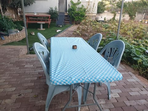 Dining area, Garden view