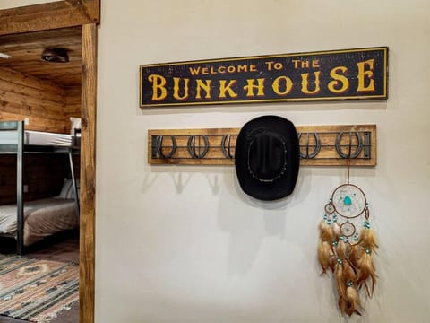 The Bunkhouse, Fire pit, Hot tub, Zion and Bryce House in Orderville