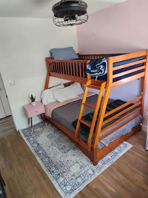 Bed, Photo of the whole room, Bedroom, bunk bed