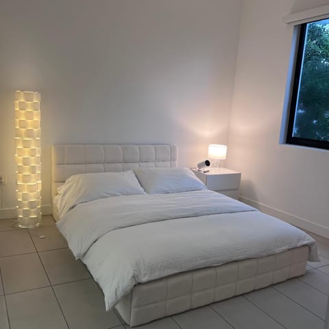 Master Bed Room in CALLE OCHO Vacation rental in Coral Gables