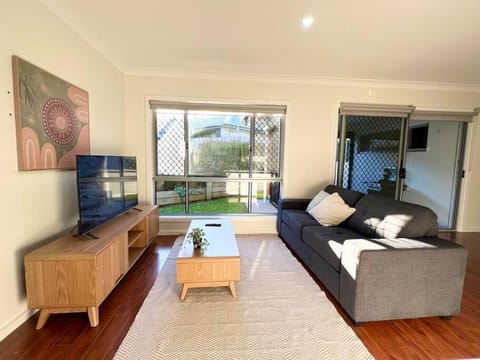 Casa Cirrus 1- Newly Furnished Spacious Unit in a Duplex at Coomera House in Coomera