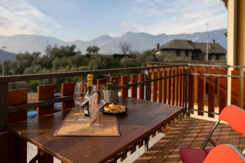 Natural landscape, View (from property/room), Balcony/Terrace, Dining area