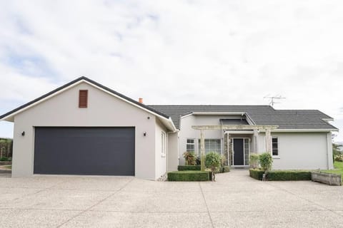 Meadowbank Taieri View House in Dunedin