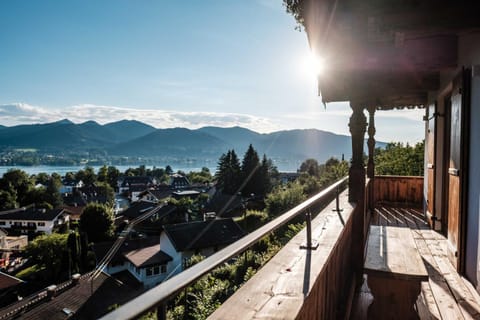 Balcony/Terrace, Lake view, Mountain view