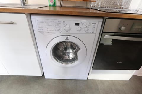 Kitchen or kitchenette, washing machine, kitchen