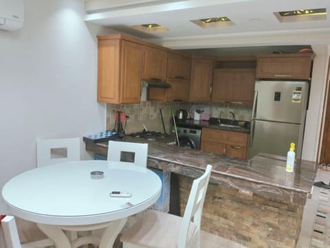 شقه بمجموعة بغداد بالمعموره بالدور الأرضي Apartment in Alexandria