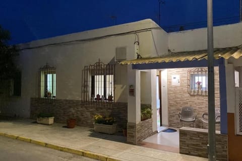 La casa amarilla de Luis y Eileen House in Villajoyosa