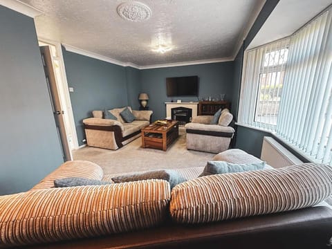 Charming 3-bedroom Bungalow In Oulton, Lowestoft House in Lowestoft