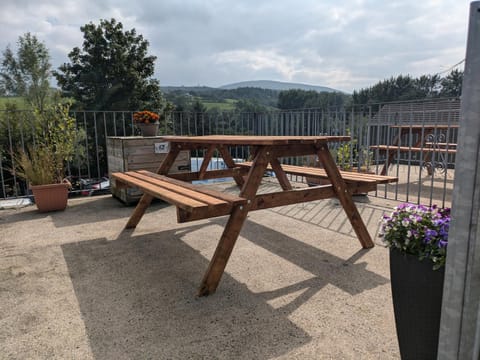 Patio, Mountain view