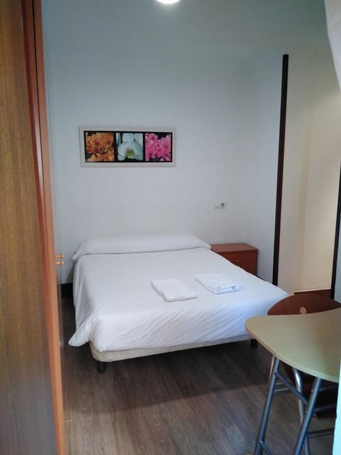 Hostal Ancla Dorada Bed and Breakfast in Vigo