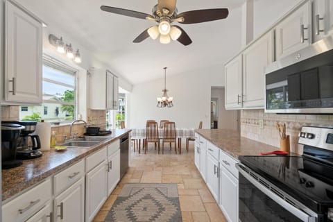 Bonita Beach Retreat, 5 Bed and 3 Bath, Sleeps 10 House in Bonita Springs