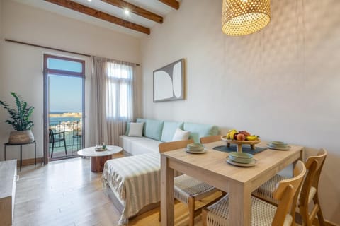 Leo Apartment 2 bdr apt overlooking the harbor Apartment in Chania