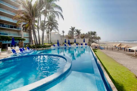 Pool view, Swimming pool